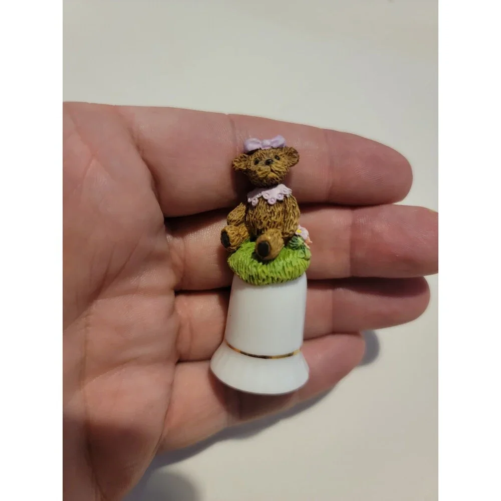 Vintage Avon 1999 Teddy Bear Thimble